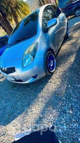 Vendo Toyota yaris 2006
