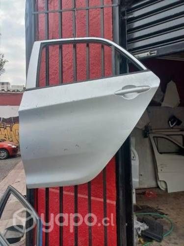 Puerta trasera izquierda kia morning 2016