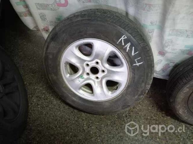 Llanta con neumático 225- 70-R16 bridgestone duele