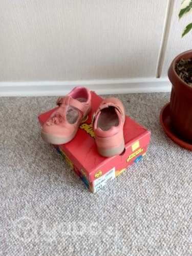 Variedad zapato y botines niñas