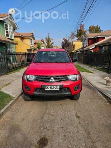 Mitsubishi l200 2014