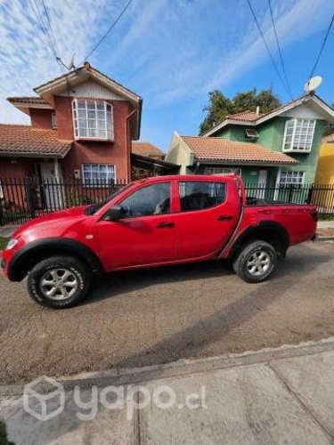 Mitsubishi l200 2014