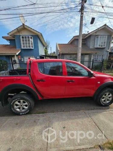 Mitsubishi l200 2014