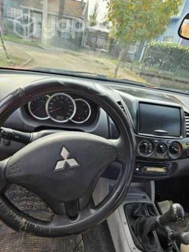 Mitsubishi l200 2014