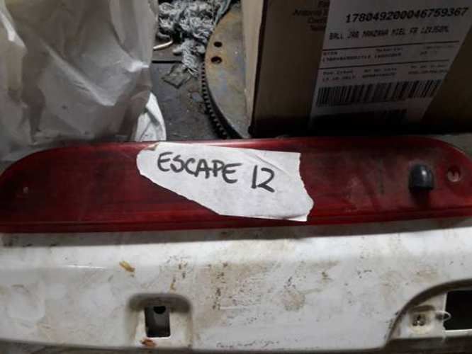 3 Luz de frenos completa para Ford Escape