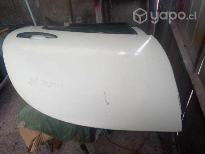 Puerta lateral trasera derech camioneta Mitsubishi