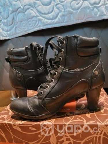 Botines negros