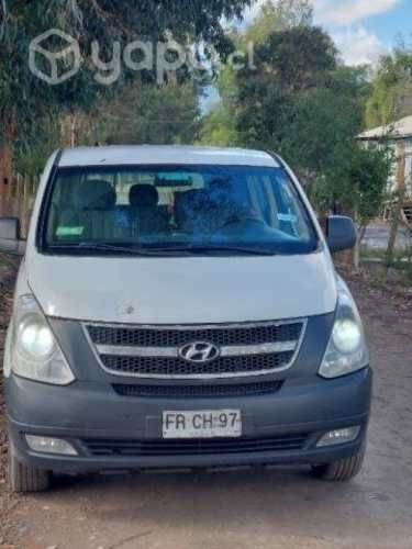 Vendo minibús Hyundai new h1 2013 por renovación