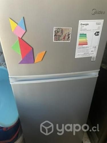 Nevera Midea 207 litros muy buen estado