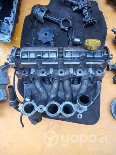 Renault kangoo 2005 diesel culata multiple admisio