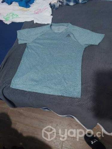 Polera deportiva Adidas original