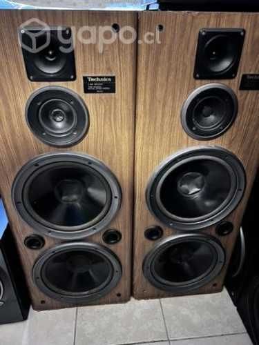 Parlantes technics funcionando