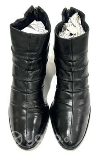 Botín Taco Chino 100% Cuero Marca Pollini N°38