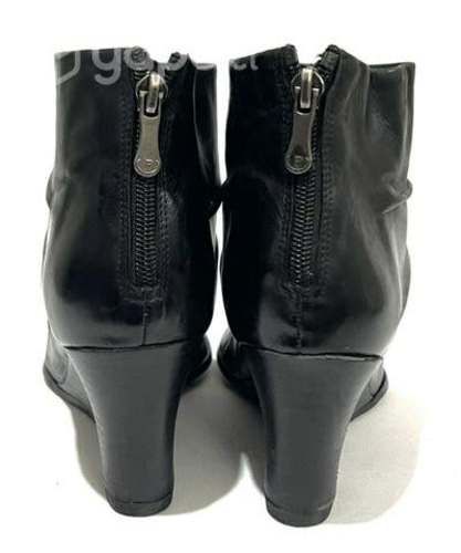 Botín Taco Chino 100% Cuero Marca Pollini N°38