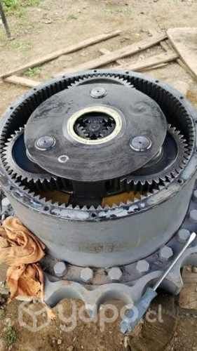 Komatsu PC200-8 disponemos de mando final