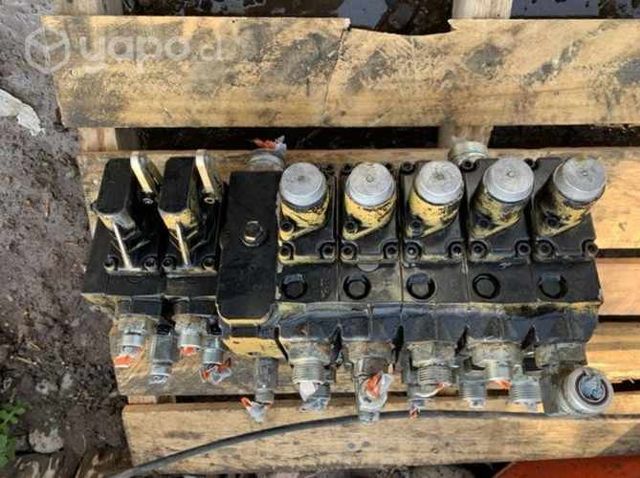 Cuerpo Valvulas Caterpillar 416E impecable