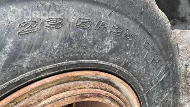 Neumático 23.5x25 usado buen estado
