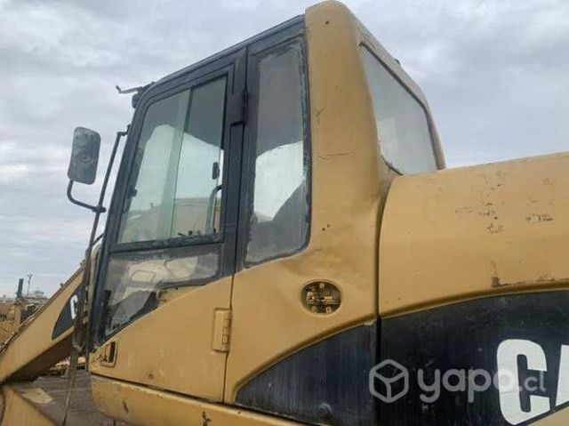 Caterpillar 320C, disponemos cabina completa