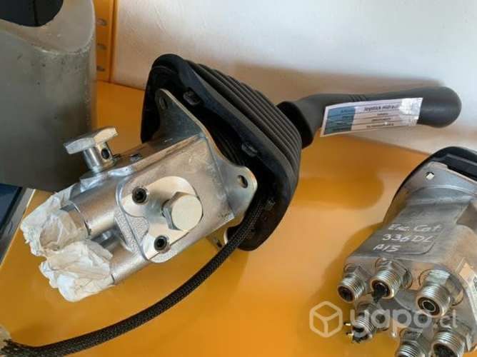Joystick excavadora impecable estado