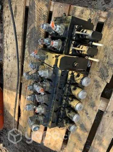 Cuerpo Valvula retro excavadora 416E impecable