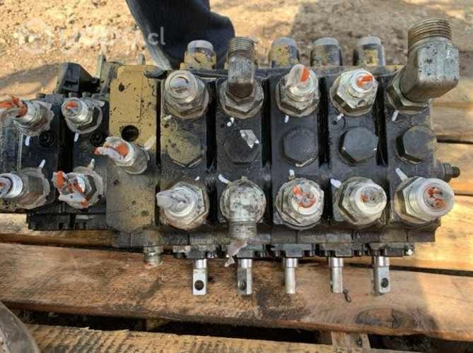 Cuerpo Valvula retro excavadora 416E impecable