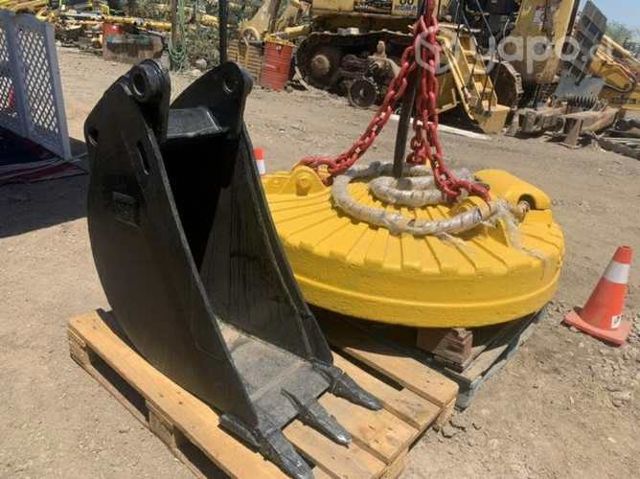 416 Retroexcavadora Caterpillar, balde impecable