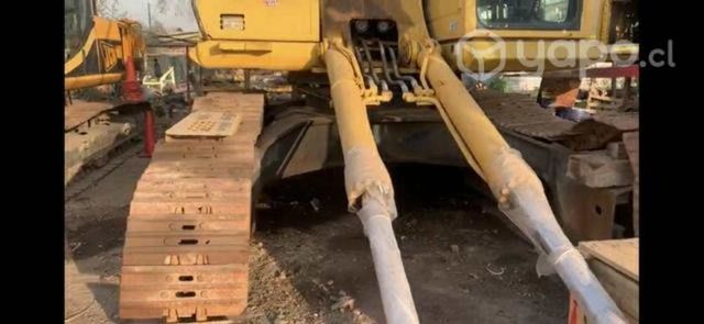 PC450-8 disponemos de cilindro hidráulico