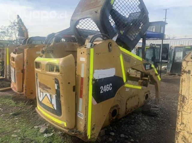 Minicargador Caterpillar 246C, cuerpo Valvulas