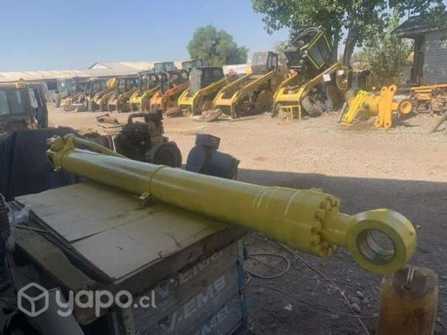 Excavadora PC300 disponemos de cilindro hidráulico