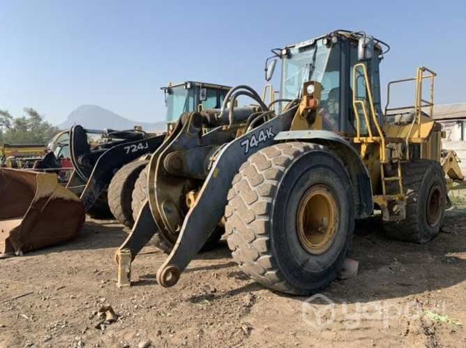 Cargador frontal 744K, balde impecable