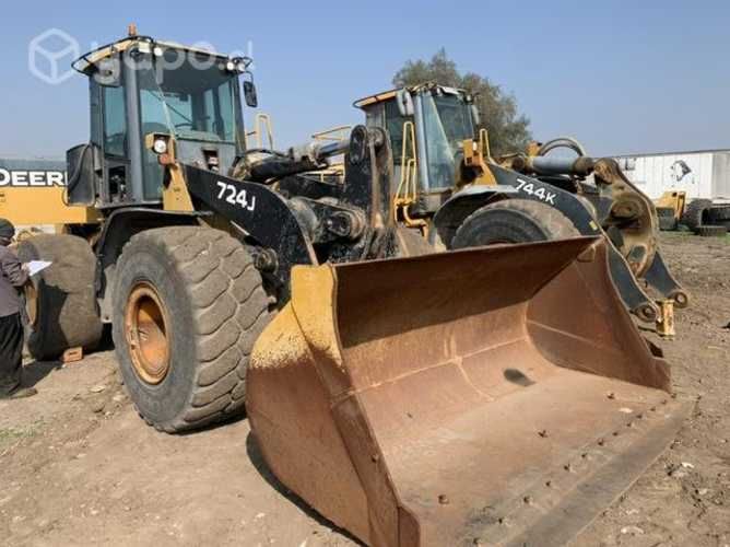 Cargador frontal 744K, balde impecable