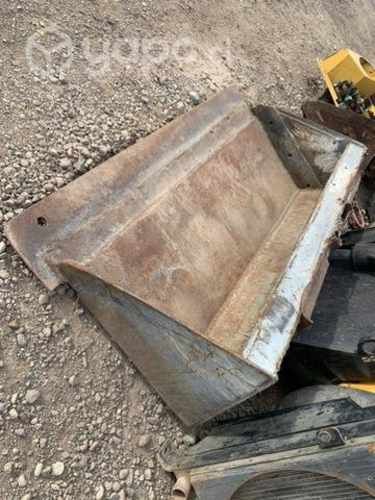 Balde impecable minicargador Caterpillar