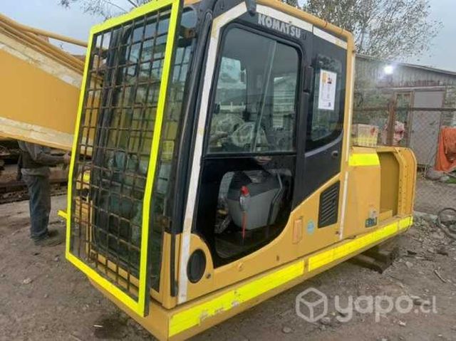 Cabina Komatsu prácticamente nueva