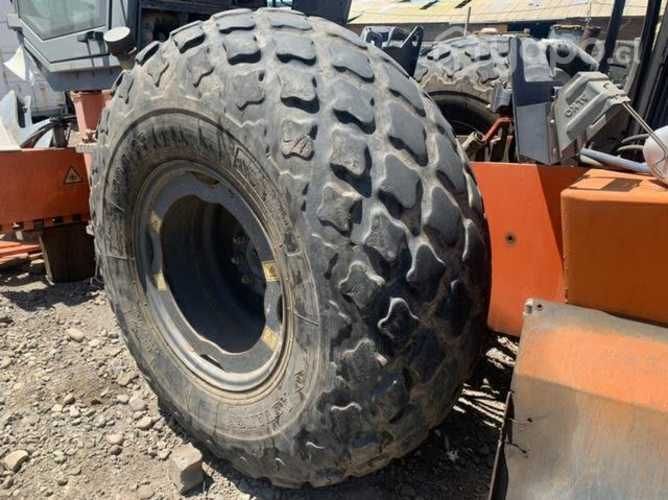 Hamm Vibrocompactador, neumático con llanta