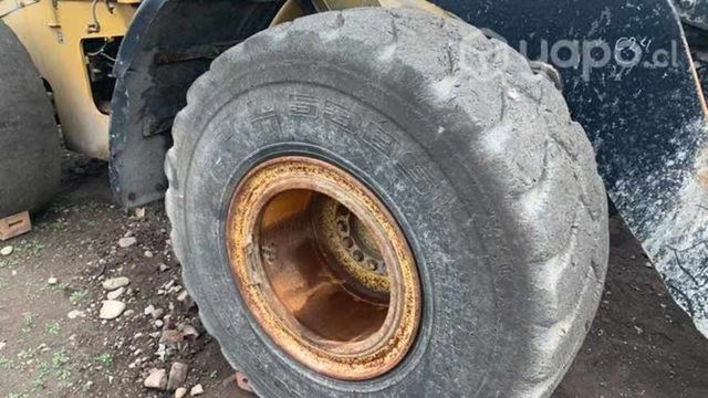 Jhon Deere cargador, disponemos llanta y neumático