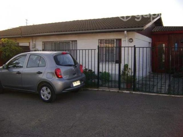 Sólida, 1 piso, 3 dorm, cercana locomoción C-2210