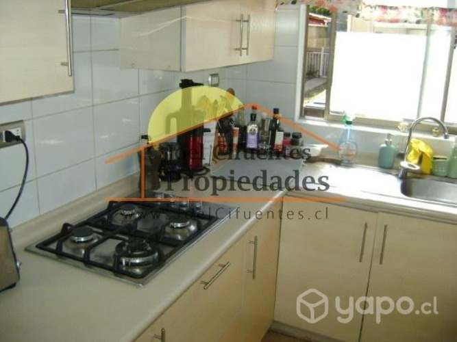 Condominio, soleada, 3 dormitorios, 3 baños C-2302