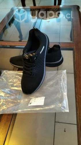 Zapatilla nueva sin uso