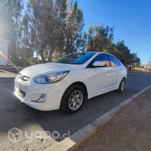 Hyundai accent 2019 1.4 sexta full 67mil km