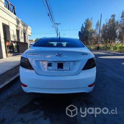 Hyundai accent 2019 1.4 sexta full 67mil km