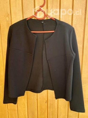 Blazer negro con hombreras