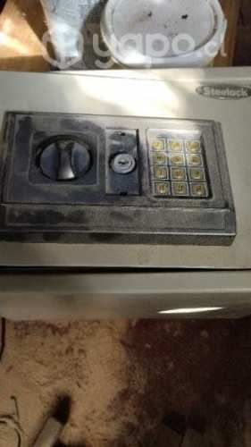 Caja fuerte steelock