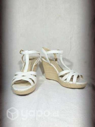 Sandalia con taco Jessica Simpson