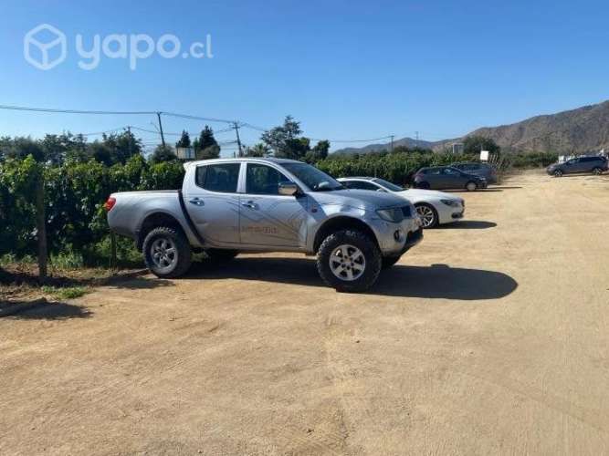 Mitsubishi l200 2010