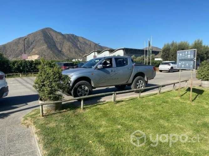 Mitsubishi l200 2010