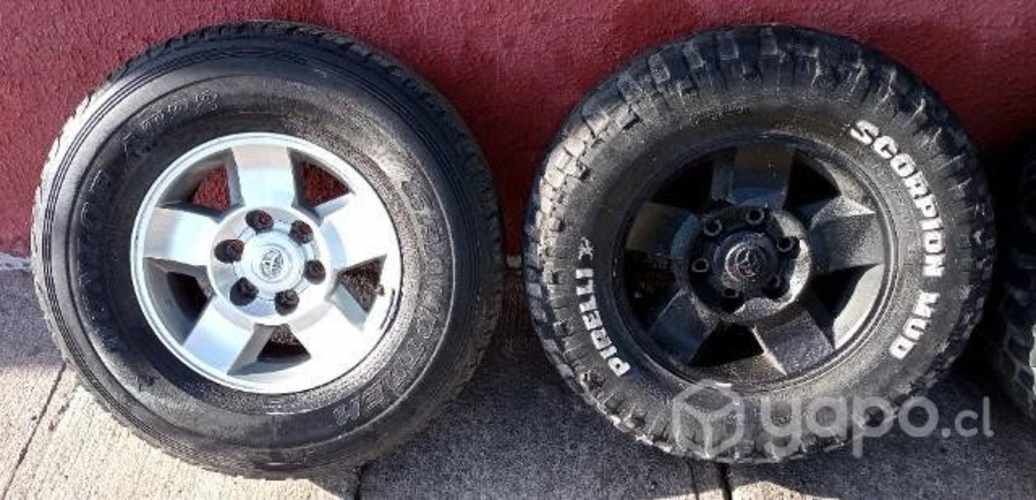 Juego de 5 Llantas Toyota originales aro 16