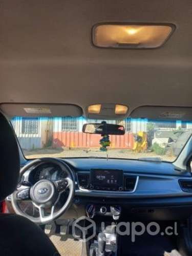 Vendo mi vehículo Kia en buen estado