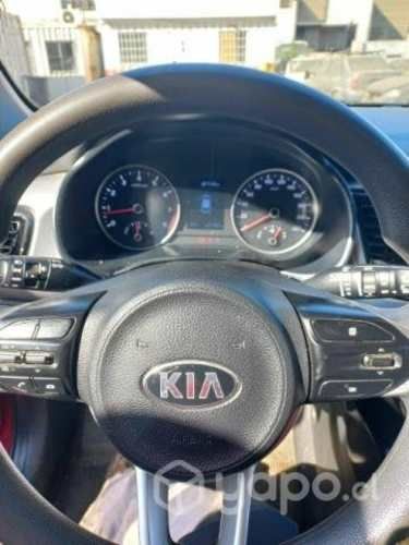 Vendo mi vehículo Kia en buen estado