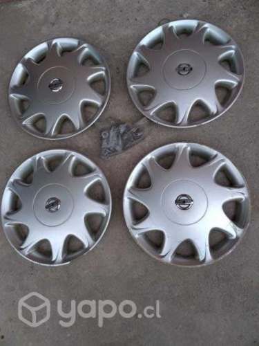 Vendo juego de tapa ruedas originales Nissan V16