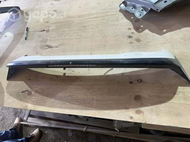 Spoiler Peugeot 2008